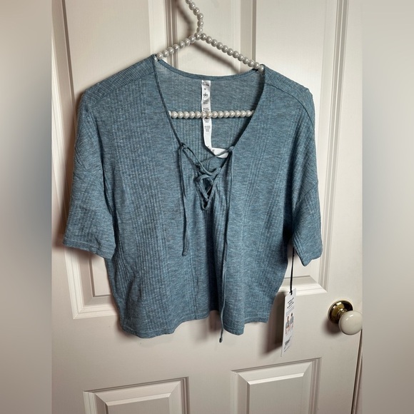 ALO Yoga Tops - ALO Yoga blue Short Sleeve Top